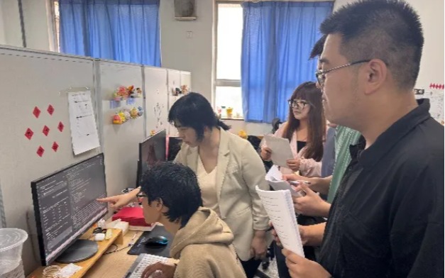 这个暑假,他们科研脚步不停歇!
